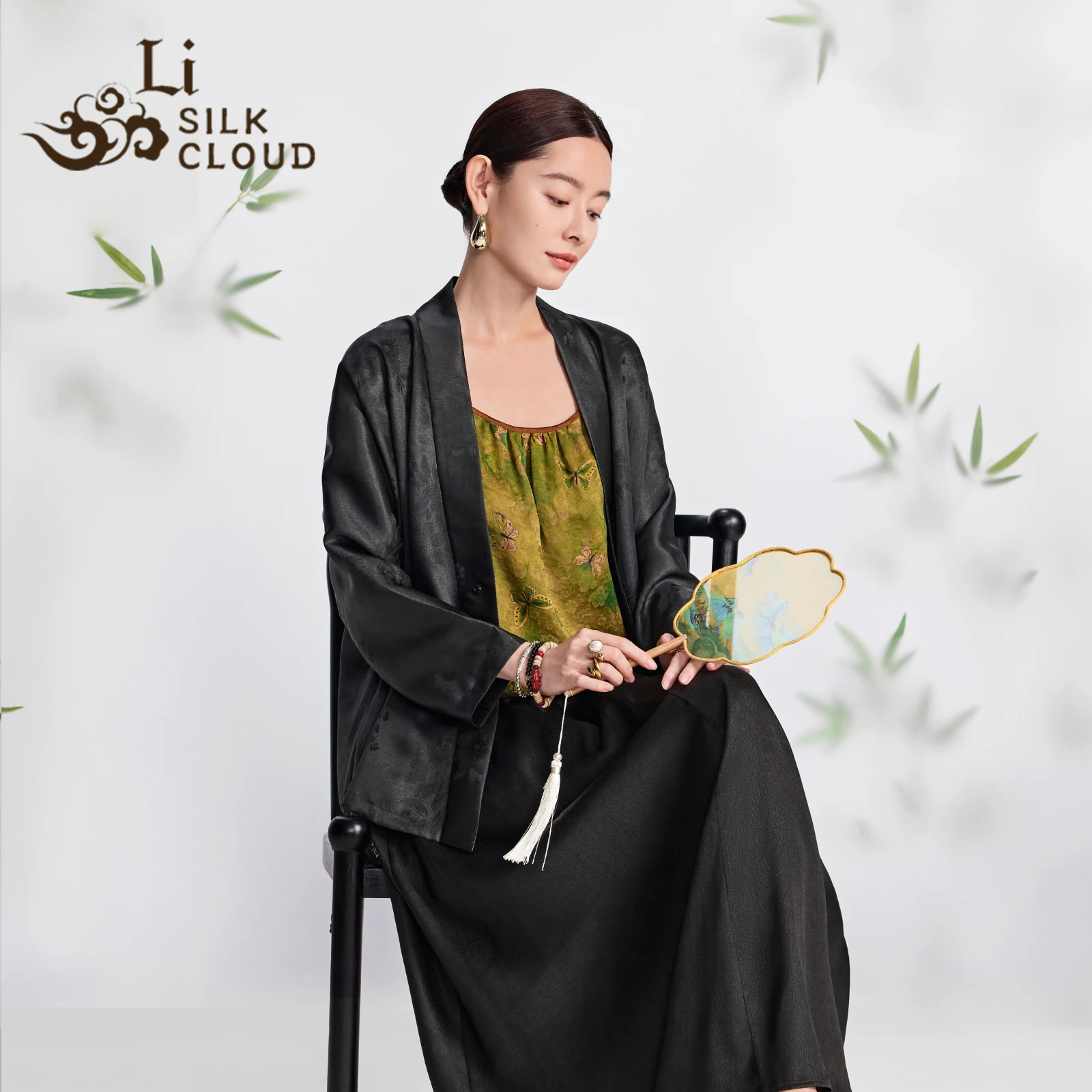 LI SILK CLOUD 100% Mulberry Silk Xiangyunsha Outerwear - Chinese Classic Style, Vintage Prints, Lightweight Outerwear