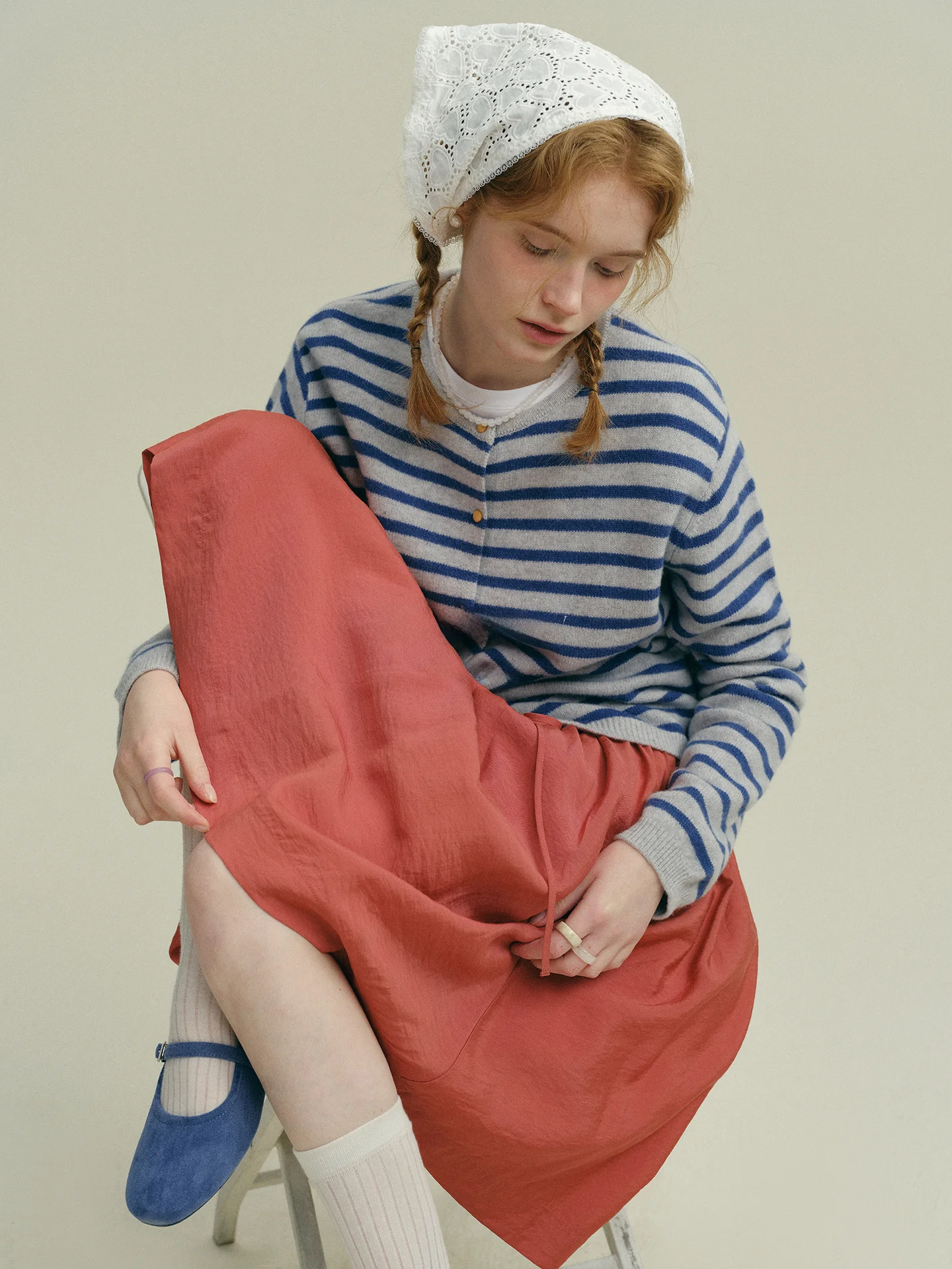 

Вязаный кардиган Rina Berry синий в полоску, на пуговицах, свободного кроя, повседневный, весенний, незаменимый, удобный для поездок на работу