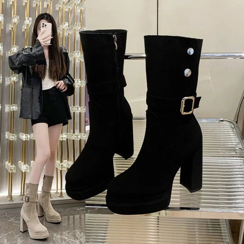 

2026 New Women's Short Boots Retro Velvet Fashion Boots Thick Heel Elastic Slim Fit Autumn Winter High Heel Leather Rubber Sole