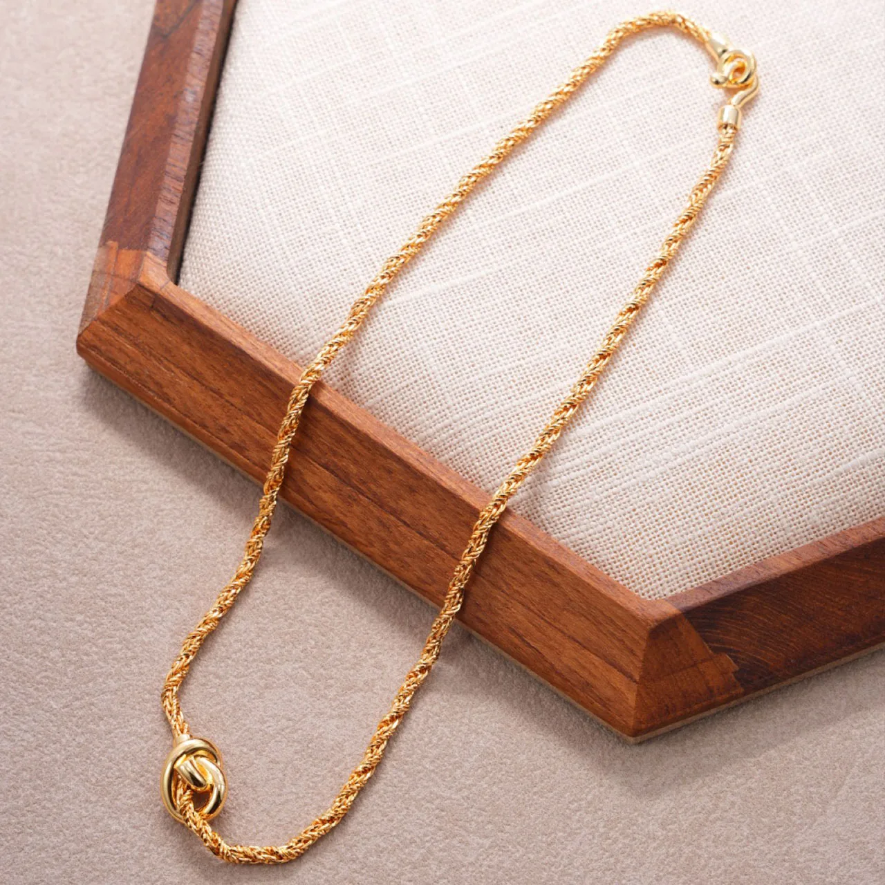 Jewelry & Accessories OL Casual Style High-Quality Knotted Geometric Fried Dough Twists Necklace As A Team Gift For Women