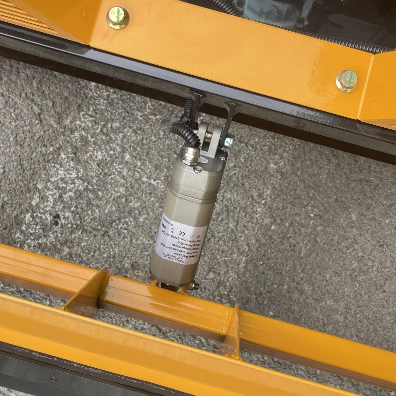 

Customized fully automatic high-efficiency custom-made lawn mower, equipped with a grass debris collector