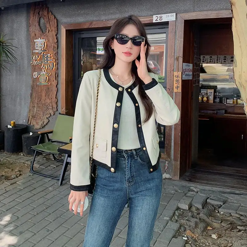 봄과 가을 2025 새로운 스타일 슈퍼 인기 칼라리스 가죽 자켓 여성 하이 엔드 작은 향기로운 스타일 자켓