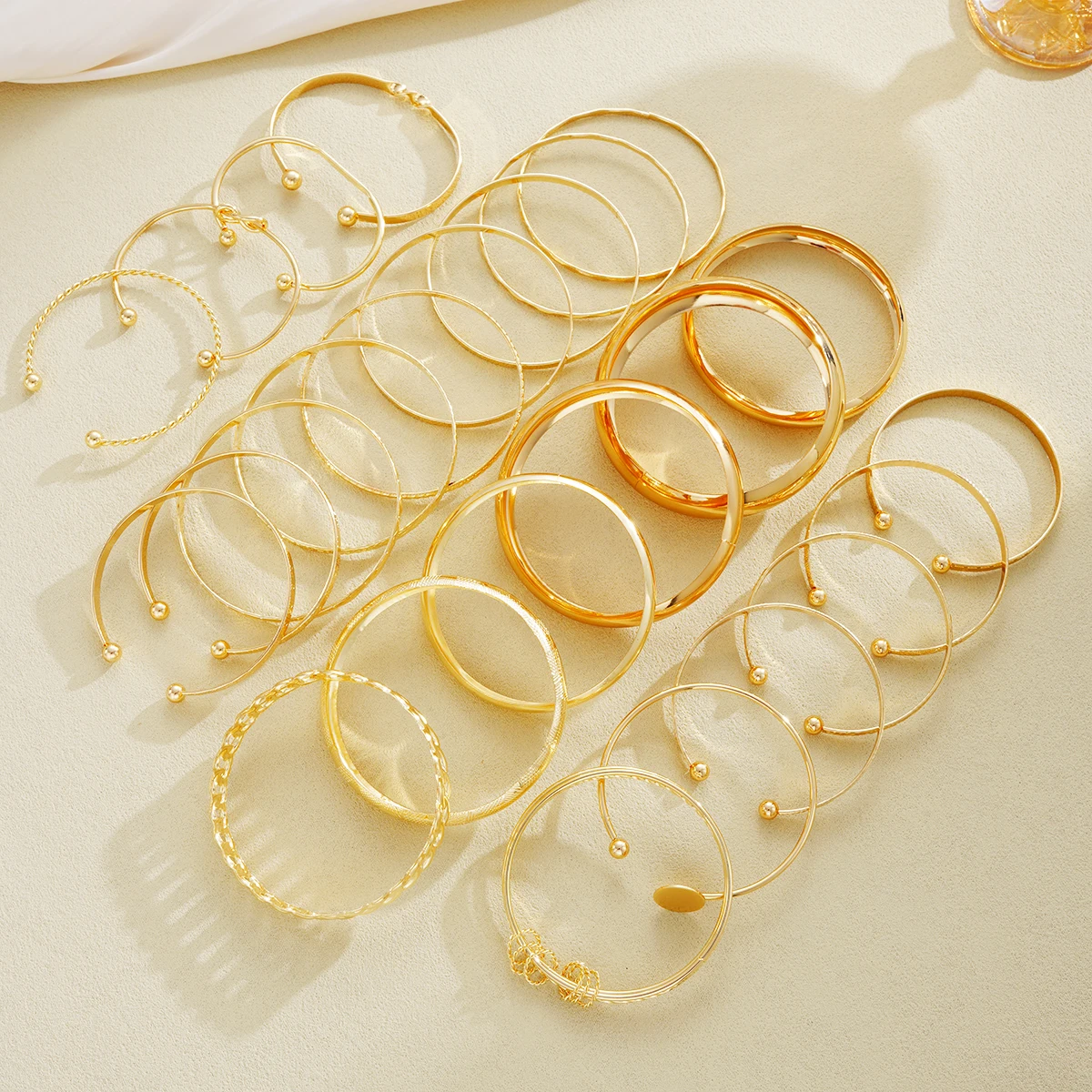 أزياء الذهب اللون الحد الأدنى هندسية السلس الإسورة مجموعة أنيقة الرجعية تصميم أساور معدنية للنساء عطلة حزب مجوهرات #2