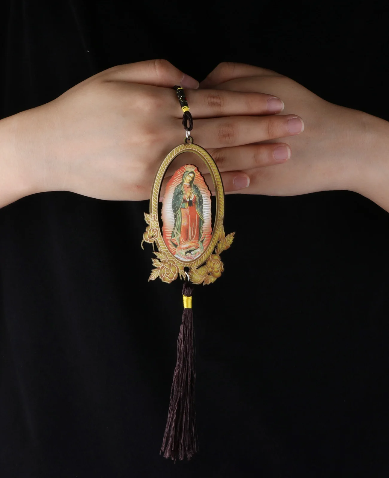 Diyalo Wooden Religious Catholic Holy Icon Our Lady of Guadalupe Pendant Car Truck Hangings Ornament Home Decor Bless Safty Gift