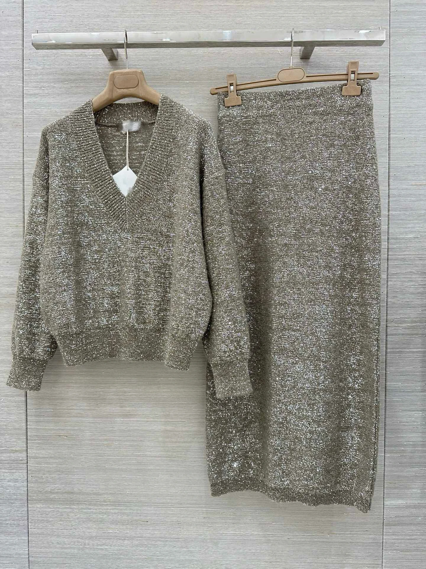 

iny Bead Knitted Sweater Top And Midi Skirt Faion Set Women's Earth Tone Early Spring Faion V-ne Casual Universal Fit