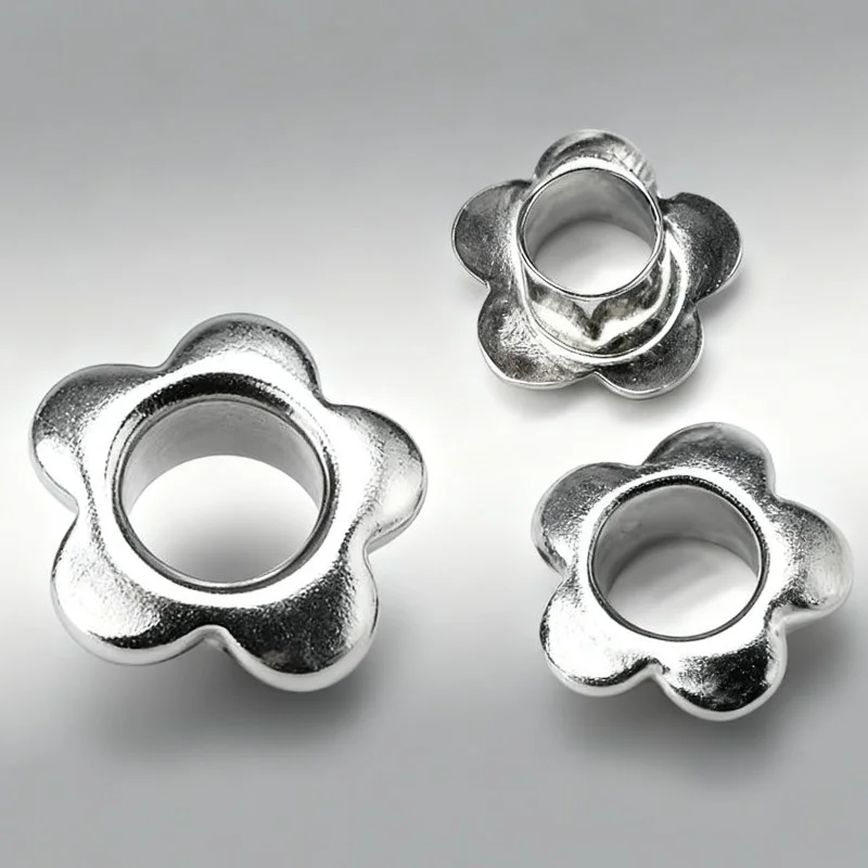 

102Pcs Hollow Flower Eyelets, for Shirt Buttonhole Repair, Easy Install, Sturdy Clothing Repair Parts