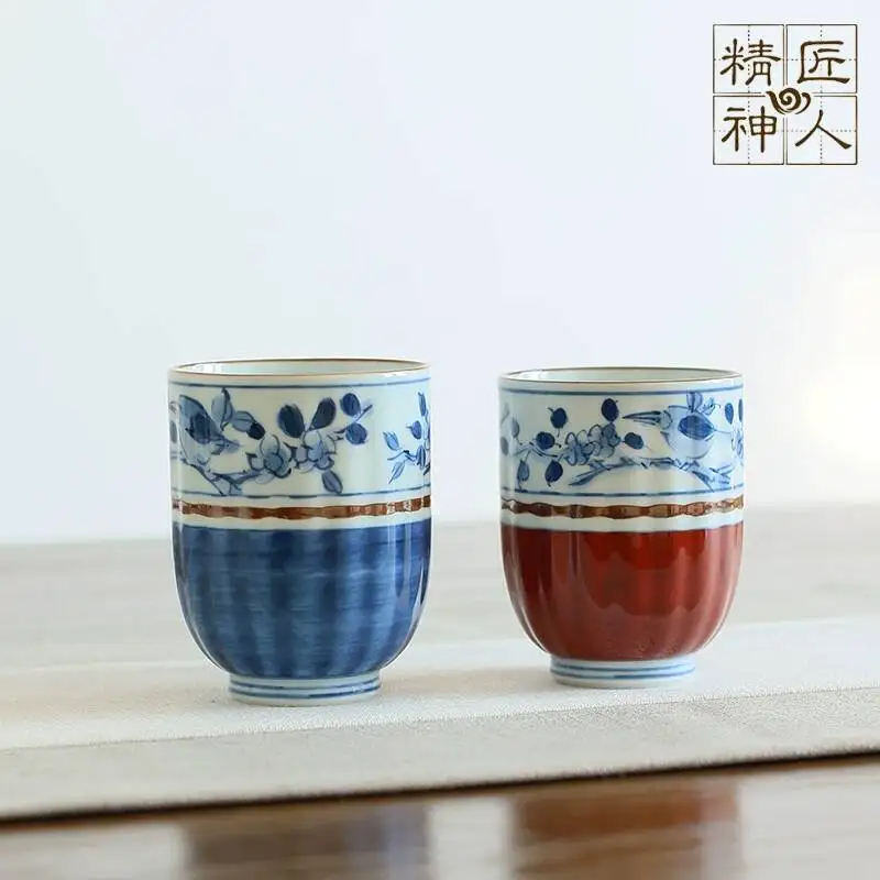 

В наличии: Японские импортные керамические чашки для чая и воды Arita Ware с росписью в виде цветов и птиц, парные.