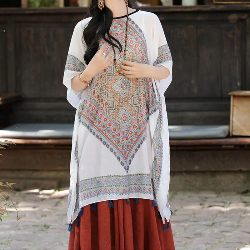 بلوزة كلاسيكية مطبوعة مقسمة تناسب الجميع ملابس نسائية لصيف 2025 بلوفرات غير رسمية جديدة بأكمام تشبه جناح الخفّاش قميص كوري