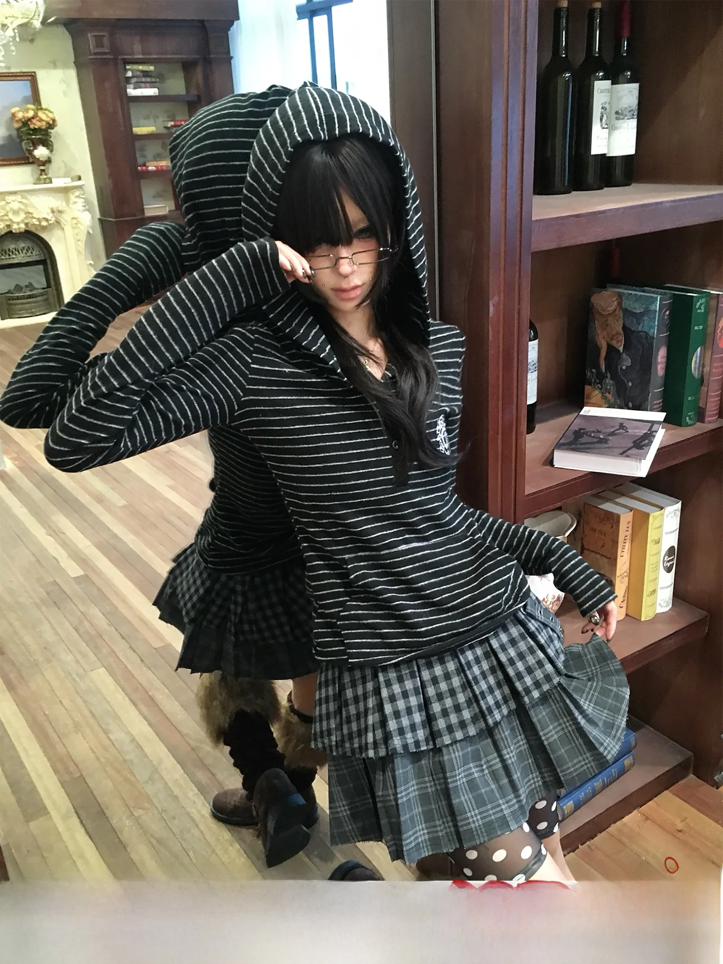 

Women's Bubble Pine Oil Long Sve Hoodie Waist Cinched Autumn Winter Faionable Inner Wear Base irt Aibi Outfit Top