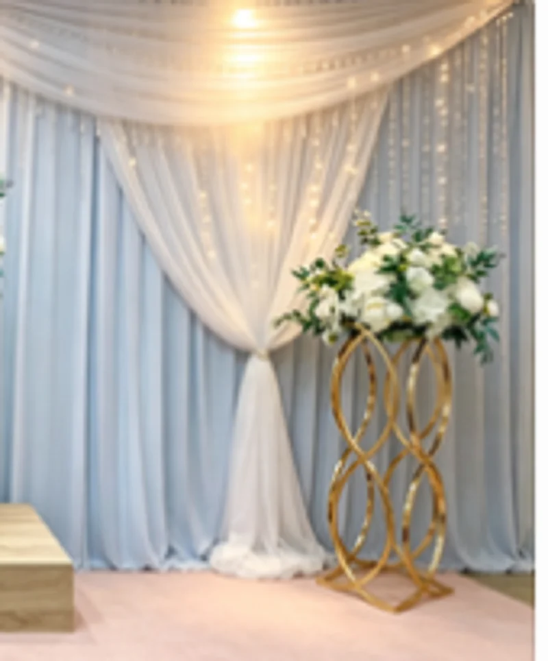 Gold Metal Special-Shaped Hollow Flower Stand Vase for Party Wedding Stage Aisle Banquet Table Center Decoration Unique Wedding