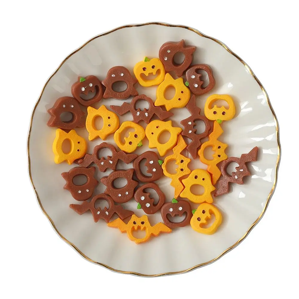 Sztuczne jedzenie Halloweenowe ciasteczka DIY Craft Biscuit Cookies Materiały do majsterkowania Żywiczne ciasteczka na Halloween Flatback Miniatura