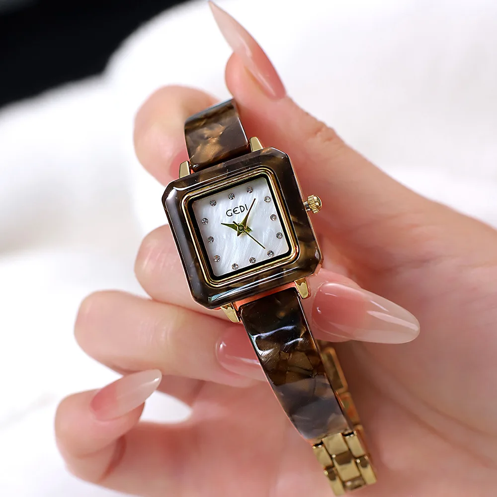 UTHAI CQ373 Reloj ligero de lujo exquisito para mujer, pulsera retro, reloj de cuarzo, reloj de moda, regalo, relojes para mujer