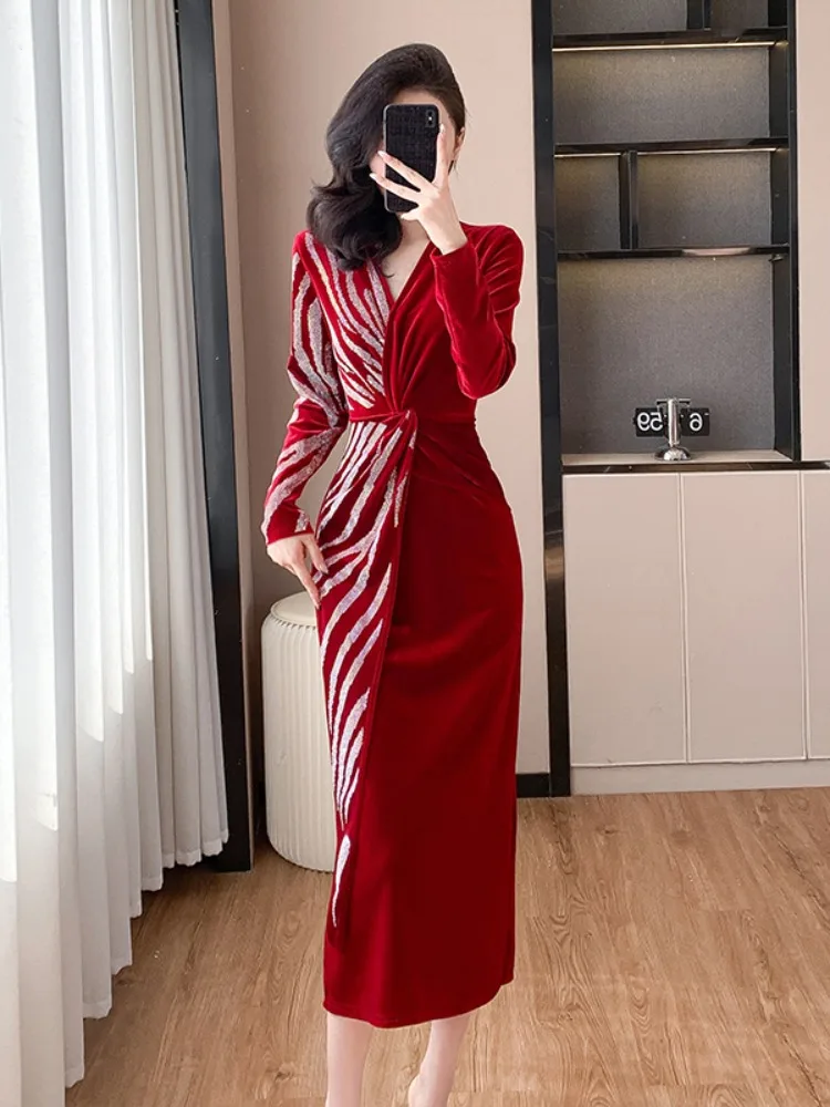 

Новое дизайнерское модное женское потрясающее бархатное платье со стразами и блестками, элегантное сексуальное платье средней длины с v-образным вырезом