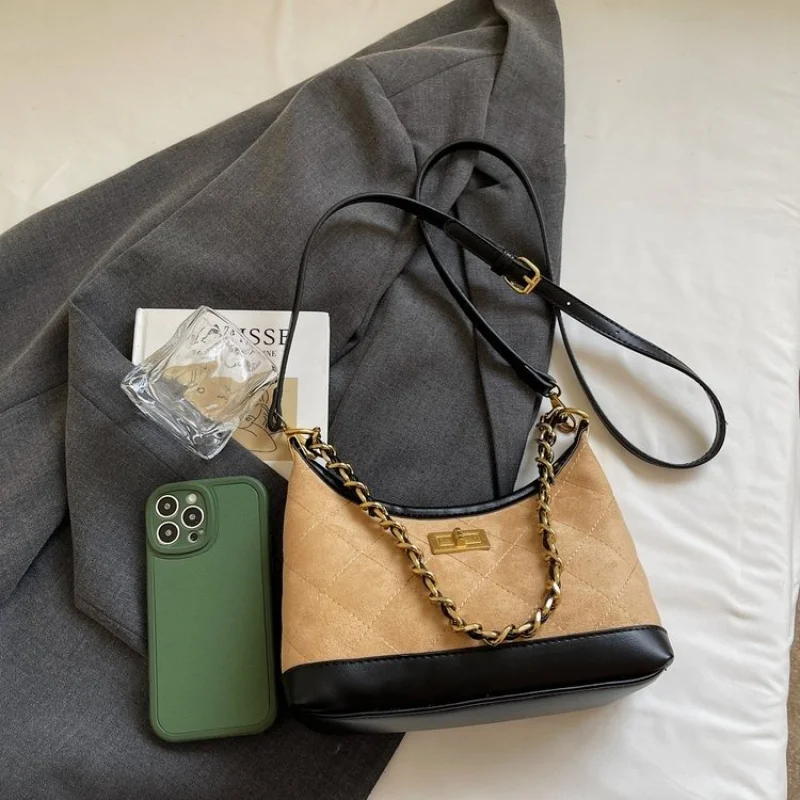 

Luxury Women's Shoulder Bag Made Of Premium Leather Featuring Paris Neat Lightweight Daily Modern Look​