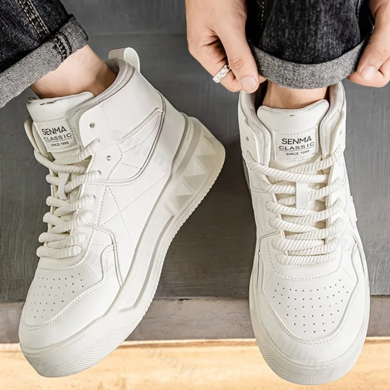 

Лаконичная однотонная повседневная обувь с высоким берцем на толстой подошве для мужчин, осень 2024, новый модный тренд, универсальные удобные кроссовки на платформе