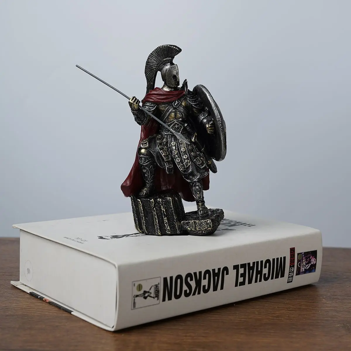 2025 New Resin Carved Roman Athletic Warrior Spartan Mini Figurines Car Accessories Interior Decoration Gifts Miniature Items