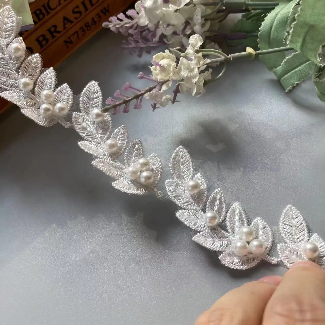 New 10x White Pearl Beaded Flower Leaf Embroidered Lace Trim Ribbon Fabric Handmade Sewing Craft For Costume Hat Decoration Hot