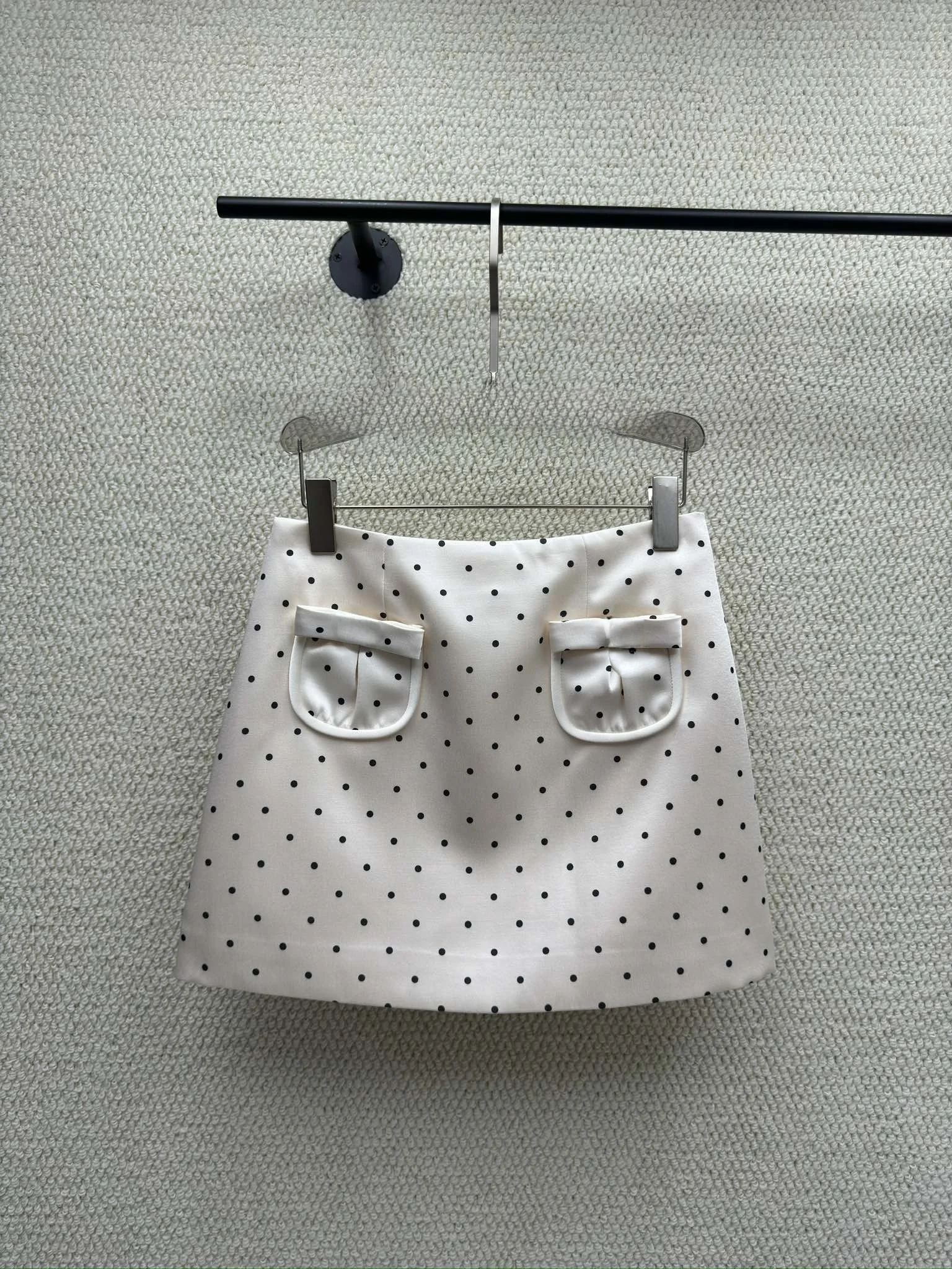 

Юбка-полусолнце с завышенной талией в горошек, с карманом-узлом, утягивающая, из высококачественного полиэстера, элегантная, с эффектом омоложения