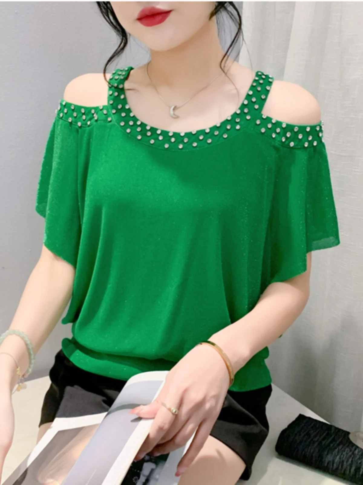 Summer Me oulder Bared ort Sve round Ne T irt Damen Faion Strass Slim Fit Top Trendy Korean Sle Pendeln