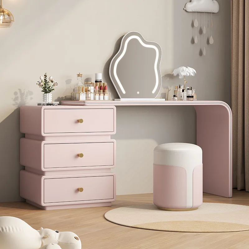 مكتب إيطالي فاخر بتصميم كريمي من الخشب الصلب بالكامل، مكياج من الجلد الوردي، مرآة متكاملة حديثة وبسيطة للفتيات لغرفة النوم