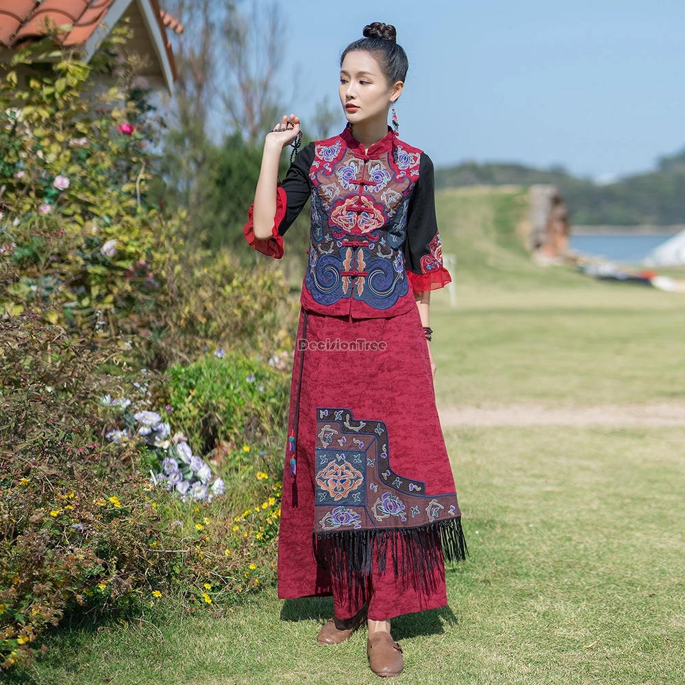 سراويل نسائية جديدة موديل 2025 على الطراز العرقي الصيني المطرز بأرجل واسعة سراويل هالين غير رسمية عالية الخصر سراويل فضفاضة طويلة يومية t01