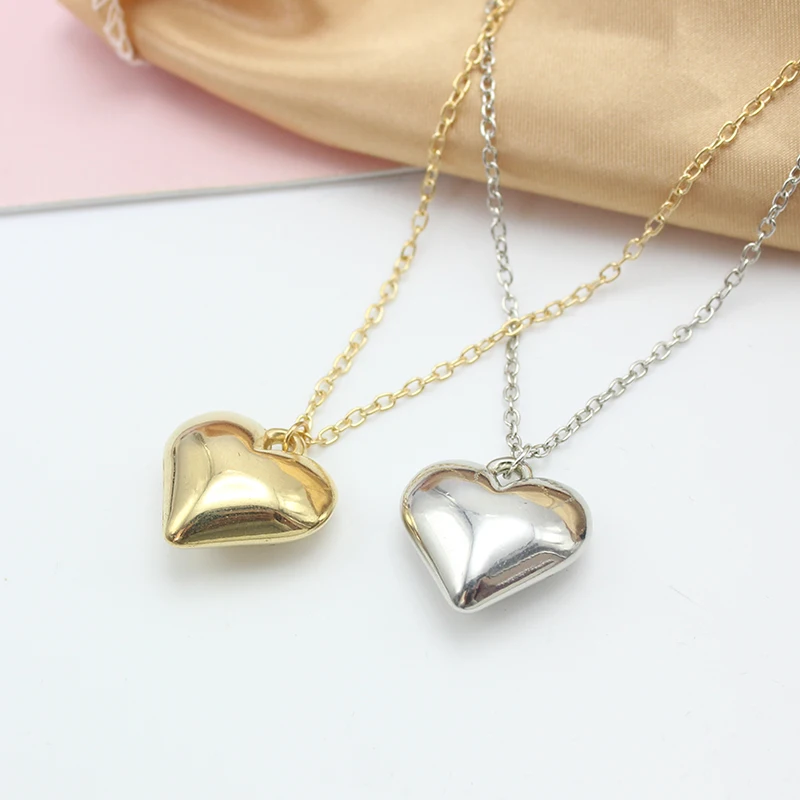 Exaggerated Metal Big Heart Pendant Choker Necklace for Women Elegant Minimalism Gold Color Chain Christmas Jewelry Girl Gift