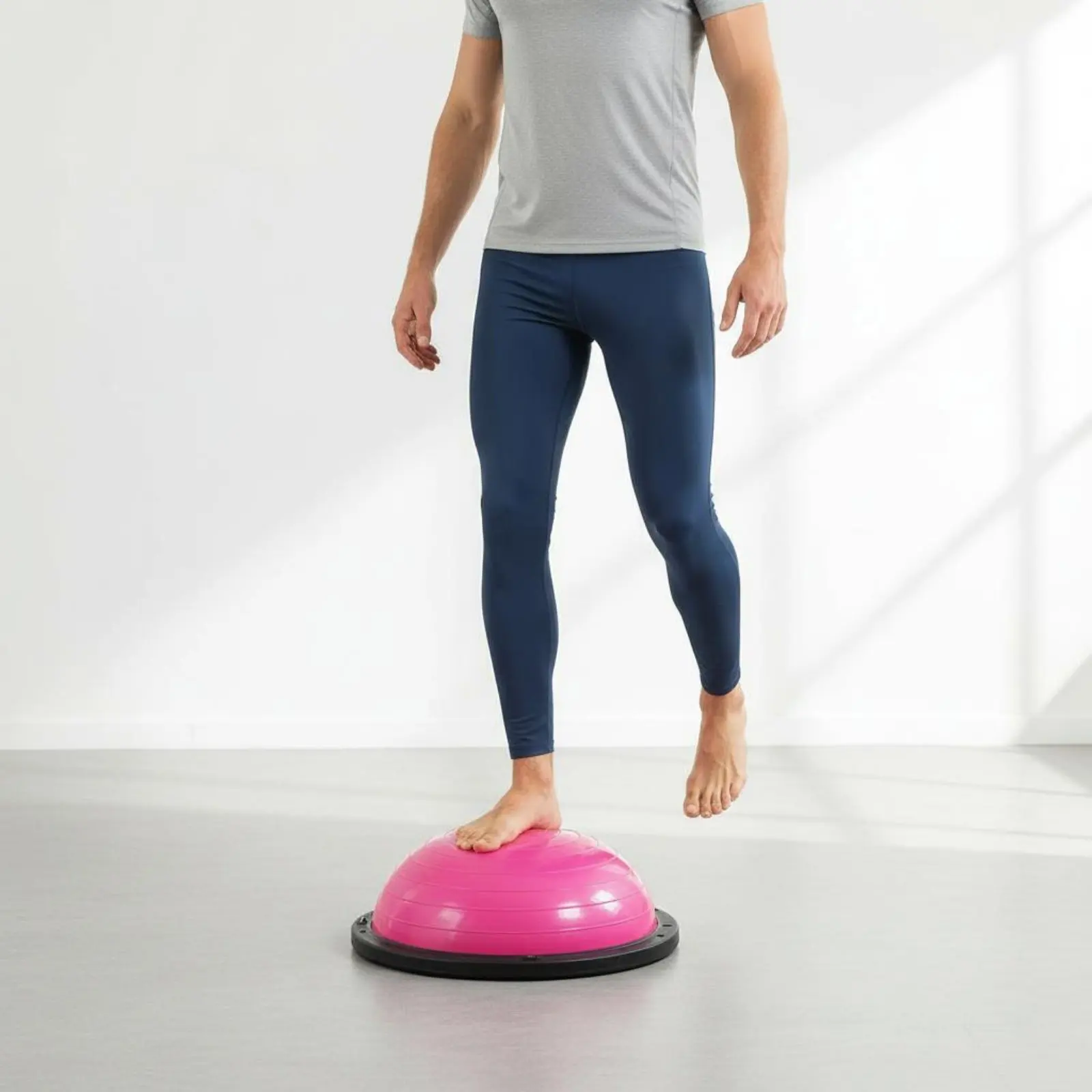 Demi-dôme d'équilibre robuste pour entraînement, équipement de fitness avec base renforcée par vis et bandes élastiques