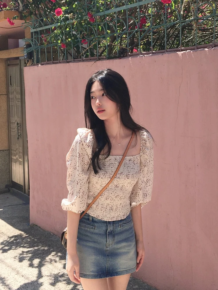 

Женский облегающий топ с цветочным принтом и квадратным воротником Bubble Sve, летний корейский топ с милой талией и затягивающим элементом