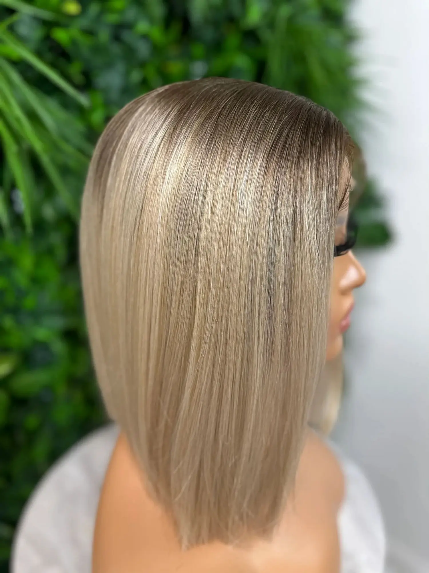 12 Inch Dark Roots Ombre White Blonde Bob Invisible Synthetic Lace Front Wig Soft Realistic Hairline Natural Straight Daily Wear