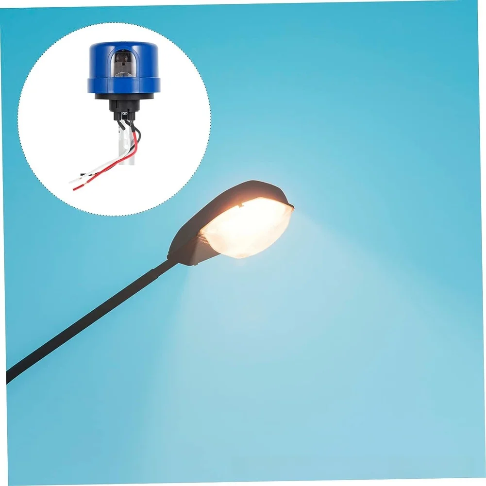 Wide Voltage Range 85-265V Solar Street Light Controller High Current Capacity 10A Environmentally Friendly Light Sensor