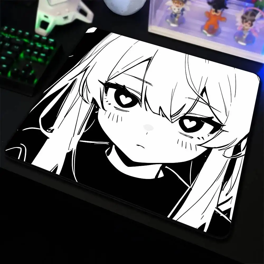 

Black White Anime Girl Gaming Mouse Pad, Dark Grunge Aesthetic Desk Mat, Non-Slip Rubber Base Keyboard Mat For Gamer Office Home