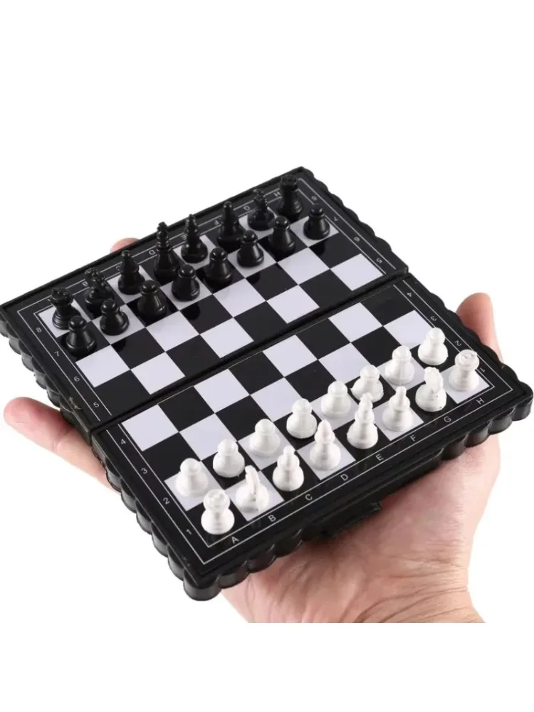 Mini jeu d'échecs magnétique pliant, jeu de société en plastique magnétique, jouet Portable pour enfant, Portable en plein air pour voyage et plaisir