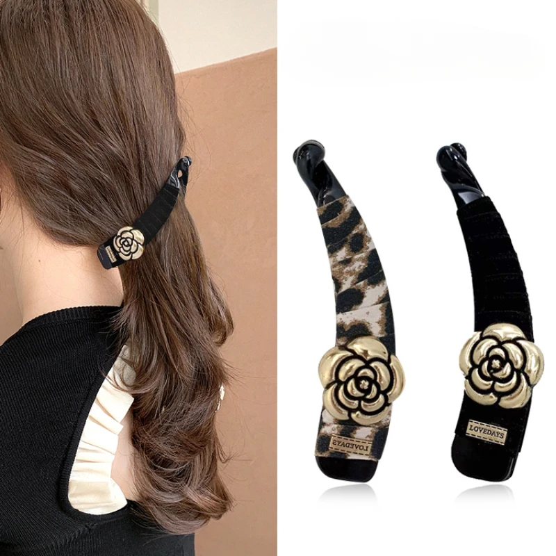 2023 New Arrival Metal Rose Flower Hairclip Simple Stylish Banana Clip with Leopard Print and Split Ends Ideal for Any Hair Type