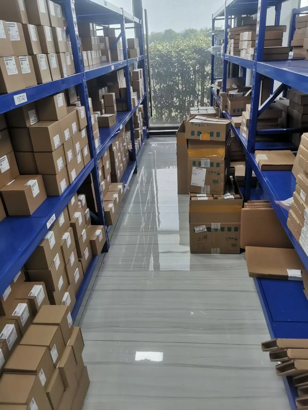 التحكم الصناعي 100% جديد وأصلي 1756-A17K أتمتة PLC رائجة البيع في الصناعة