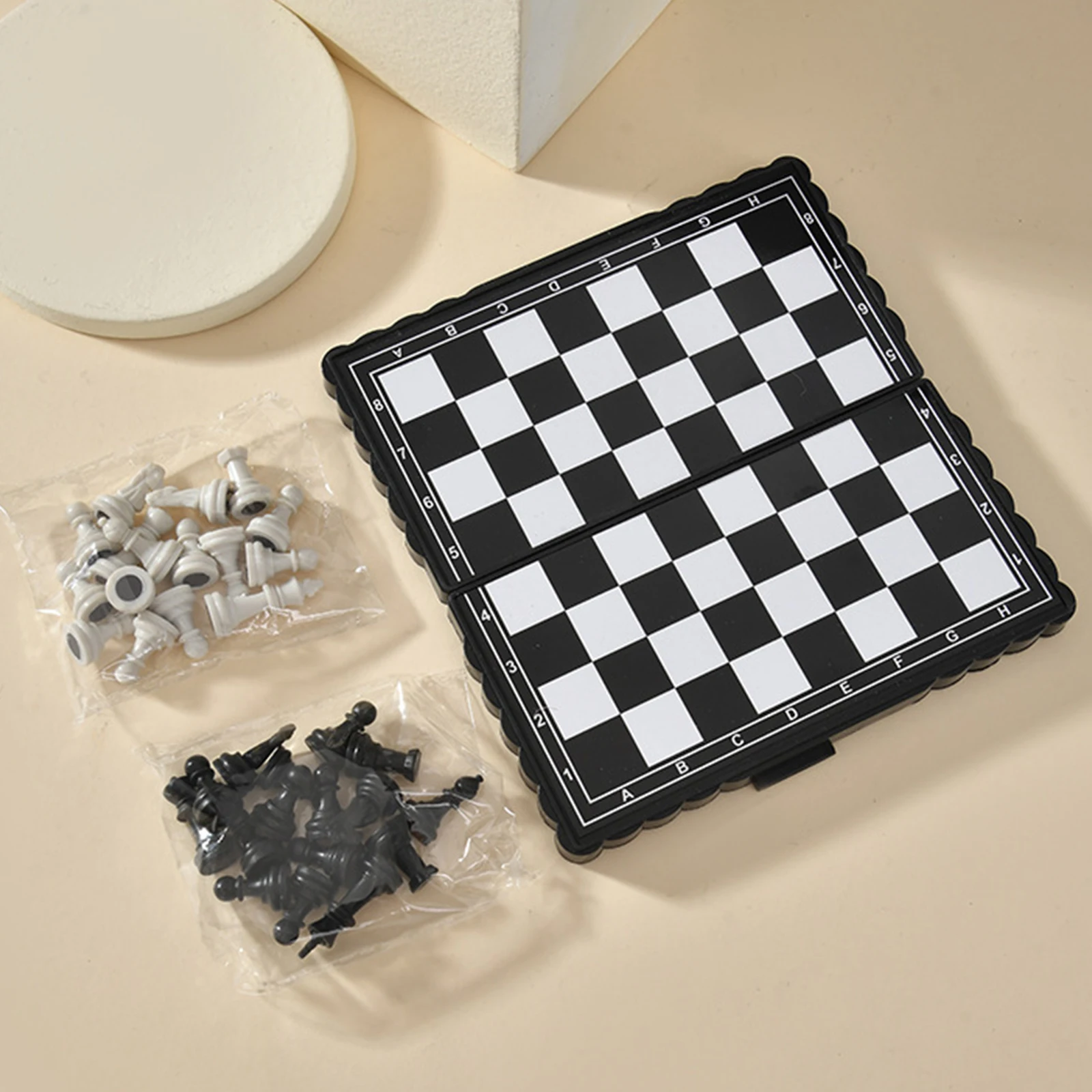 Tragbares Mini-Magnetschachspi – Magnetic Travel Chess Bewertung und Preis