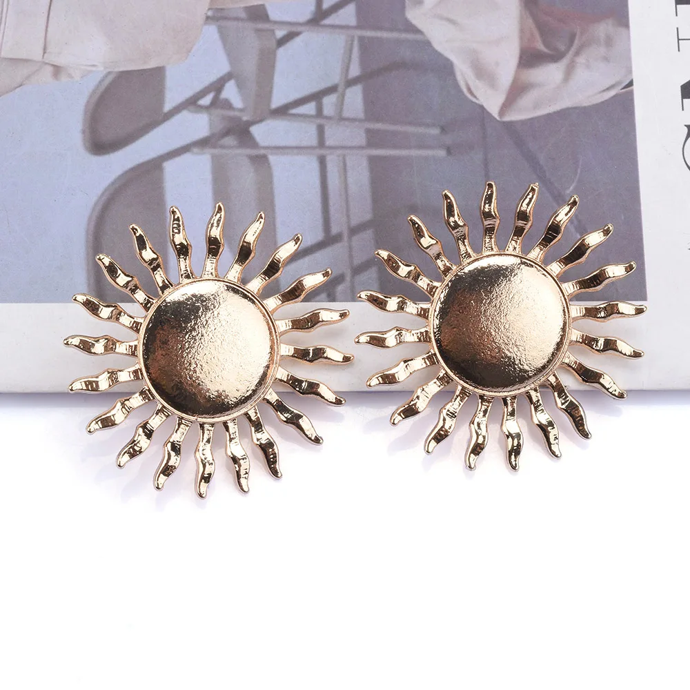 2025 New Fashion Golden Big Sun Shape Metal Earrings Women Indian Vintage Retro Punk Statement Earrings Jewelry