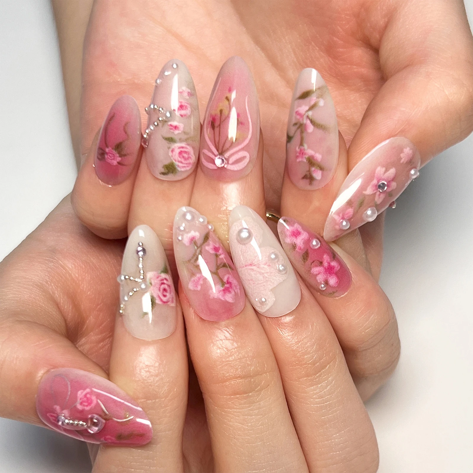 Clear Pink Smudging Almond Press on Nails Chip-Proof Smudge-Proof Fake Nails for Stage Performance Wear