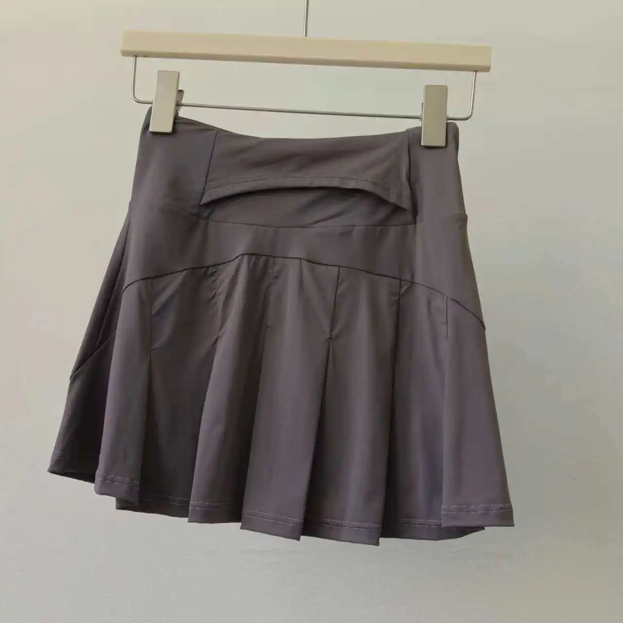 Hochtaillierter, plissierter Anti-Exposure-Rock für Damen, Sport-, Fitness-, Yoga-, Tennis-, Lauf- und Trainingsrock mit integrierter Hose für den Sommer. – Detail 7
