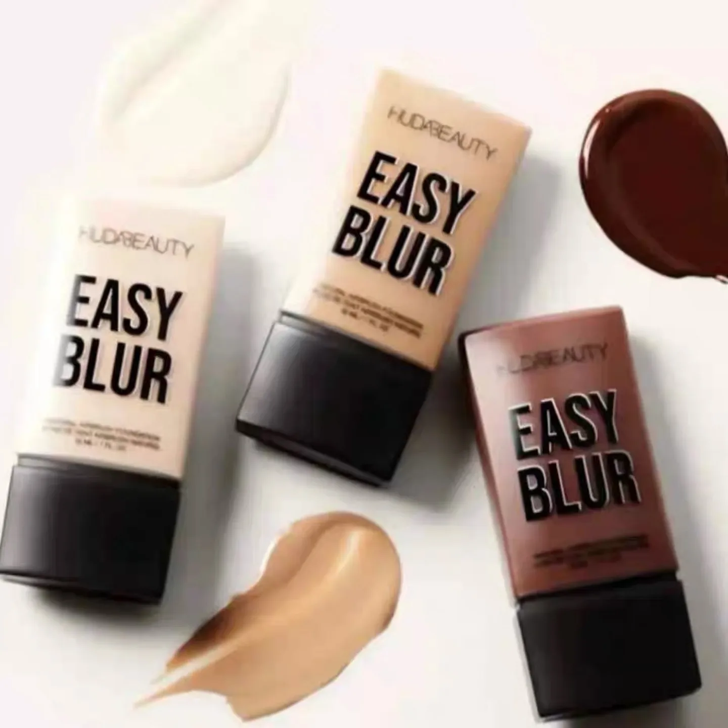 

Huda Beauty Easy Blur Жидкая основа Водонепроницаемый контроль жирности Влажность Стойкий консилер Высокое покрытие Женская косметика