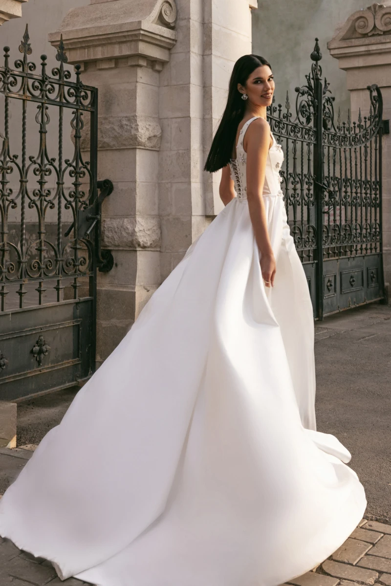 Vestido de novia de cristal con cuentas y tirantes finos, cuello cuadrado, espalda descubierta con falda desmontable, vestidos de novia personalizados a las medidas