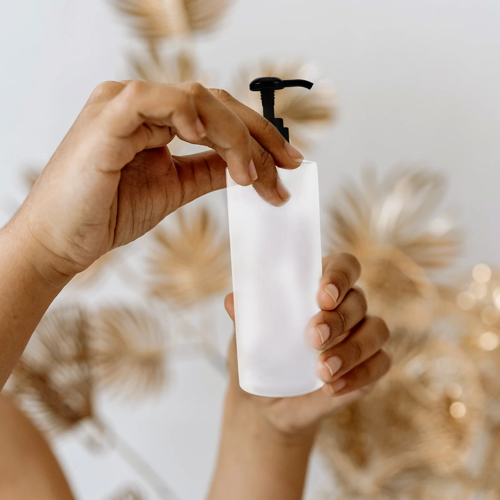 

3pcs 500Ml Press Pump Transparent Refillable Subpackaging Bottle Round Shoulder Reusable Empty Bottle For Shower Gel Hand