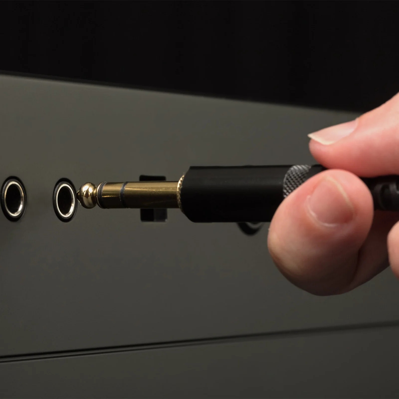 

4Pcs 3.5mm to 6.3mm Headphone Jack Adapter Copper Audio Converter for Mixer Amplifier Microphone Speaker Headphone Jack Adapter