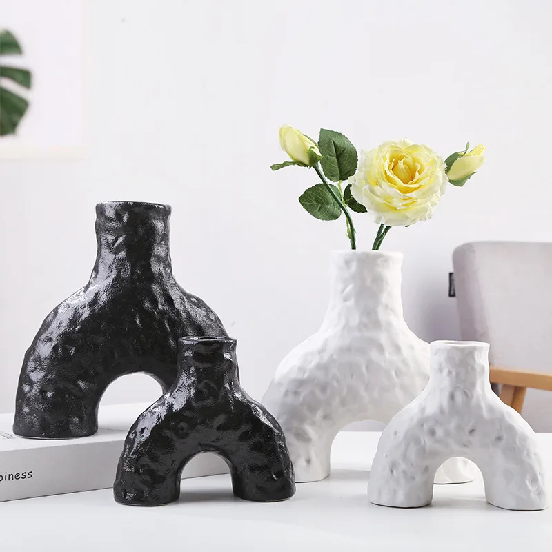 

Simple 2022 Modern Nordic Style Frosted Black and White Ceramic Vase Villa Living Room Ceramic Countertop Decoration Ornaments
