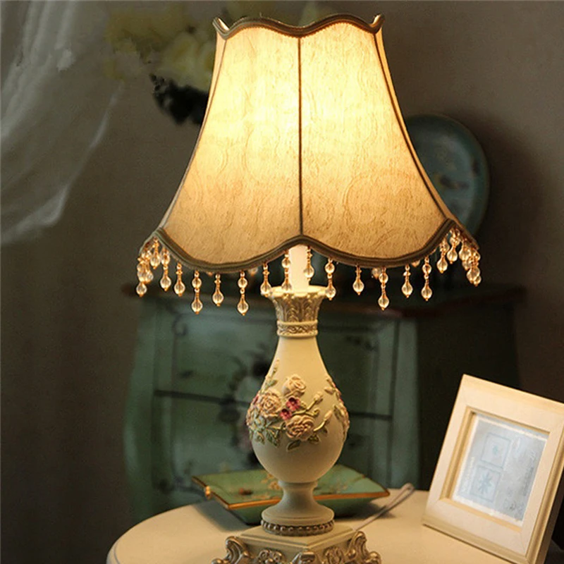 Creative Resin Table Lamp Bedside Korean Pastoral Style Home Bedroom Decoration Nordic Light Emitting Diode Table Lamp