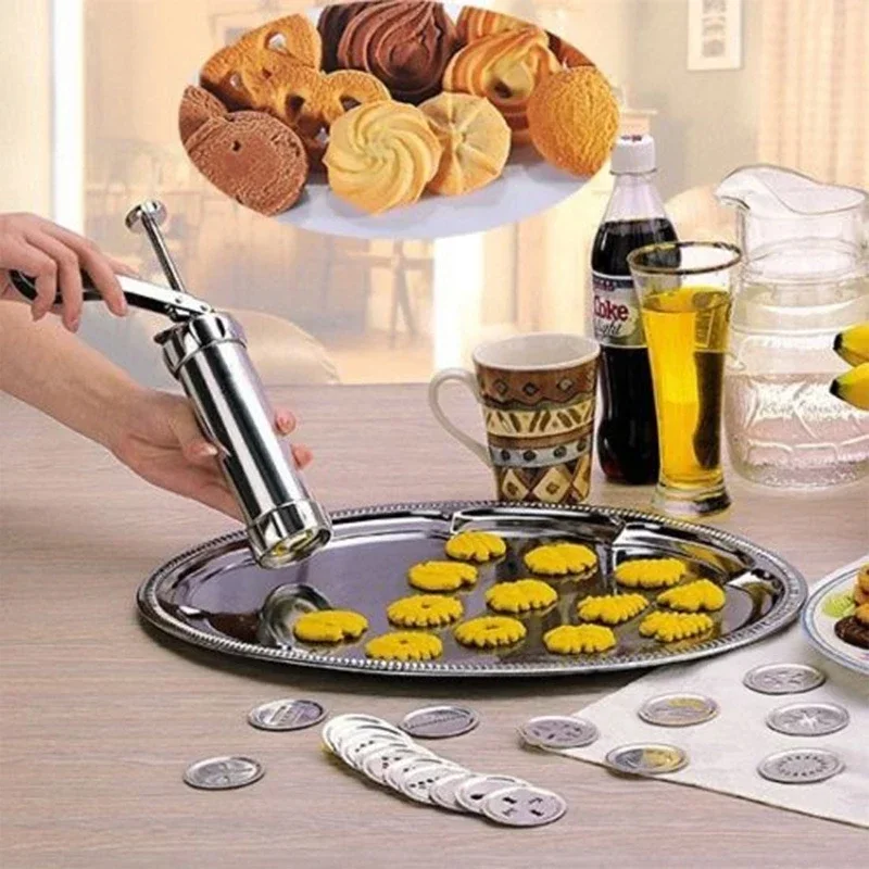 Cookie Press Cookie Press Gun Kit DIY Biscuit Maker and Churro Maker with 20 Decorative Stencil Discs and 4 Icing Tips