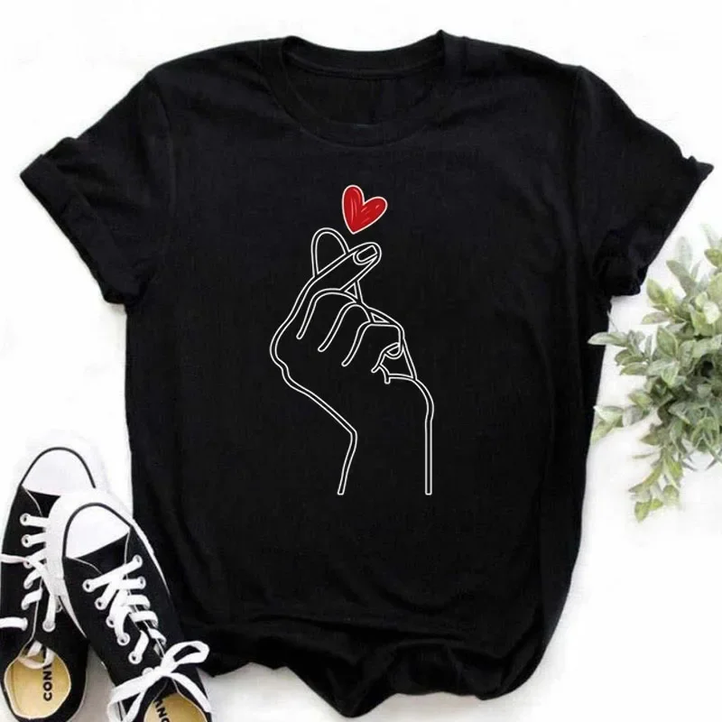 Maycaur new finger heart T shirt Women tops Korean ulzzang graphic tees women Fashion Women's T shirts 90s girls black shirt