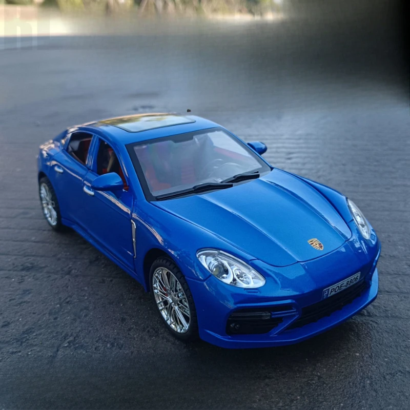 

1:18 Porsche Panamera, модель автомобиля из сплава, имитация звука и света, игрушечный автомобиль с откатным механизмом, коллекция игрушек для мальчиков, украшение, подарок