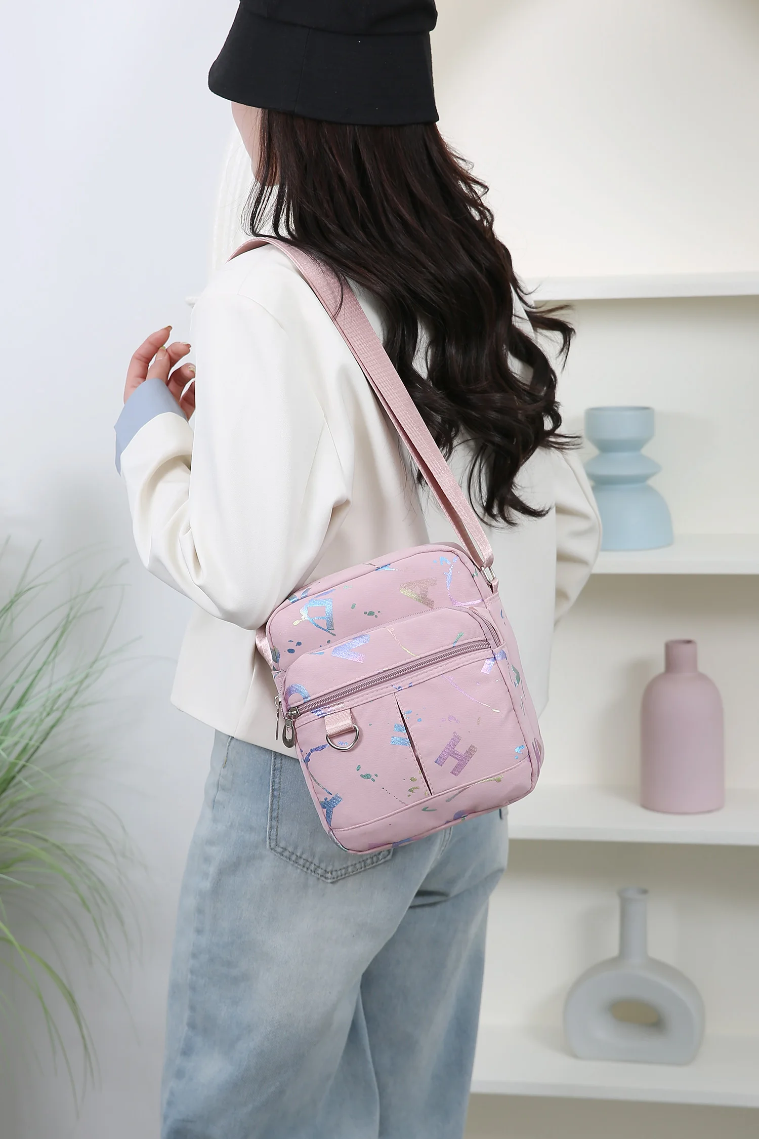 Nuevo bolso de un solo hombro, bolso cruzado con grafiti Vertical para mujer, bolso cuadrado pequeño versátil informal multicapa