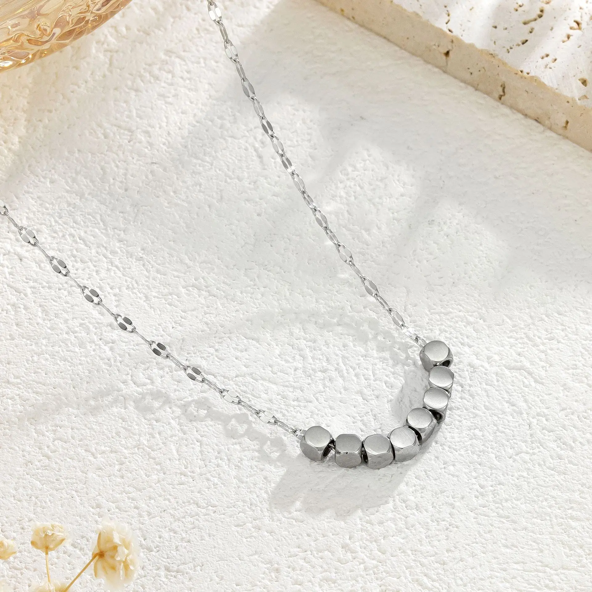 Stainless Steel Slide Beaded Ball Pendant Necklace for Women, Lip Chain Clavicle Choker Jewelry Party Gift