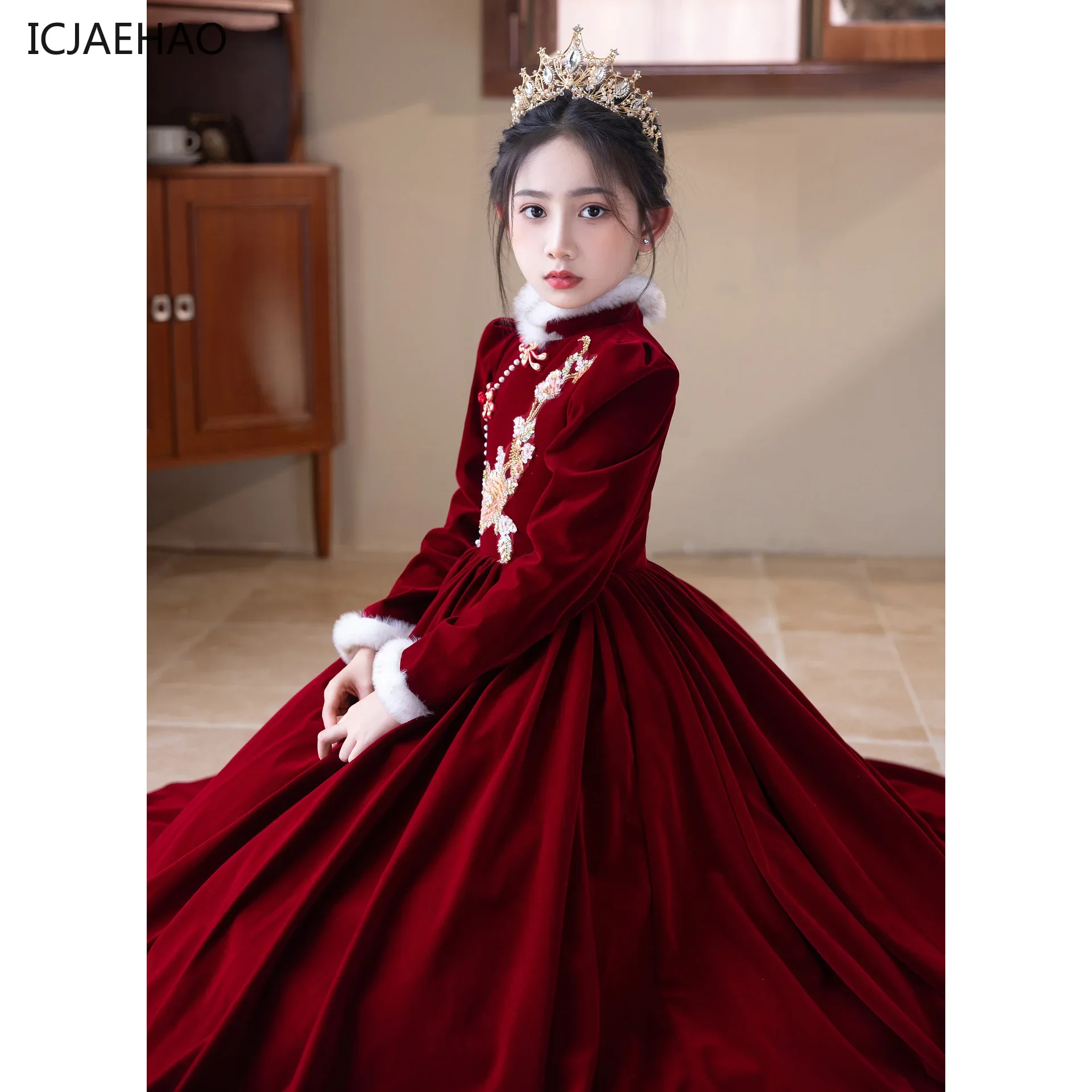 Children's Dress Winter Velvet Thickened Red High-End Princess Dresses Girls Host Piano Performance Uniform New Years Costumes